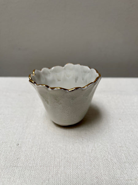 hand built cup w/gold luster 04