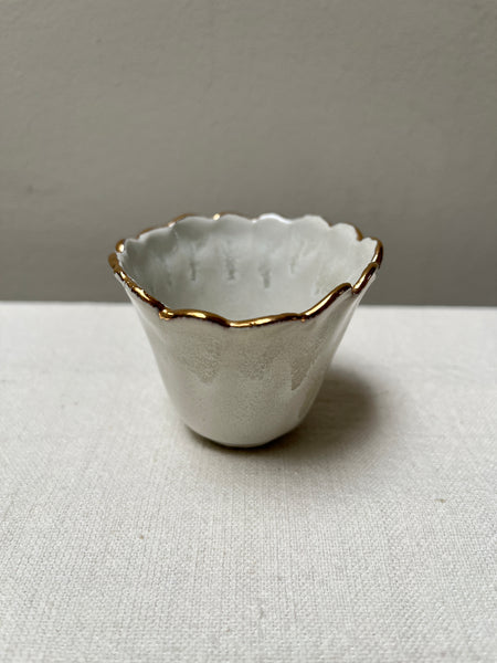 hand built cup w/gold luster 04