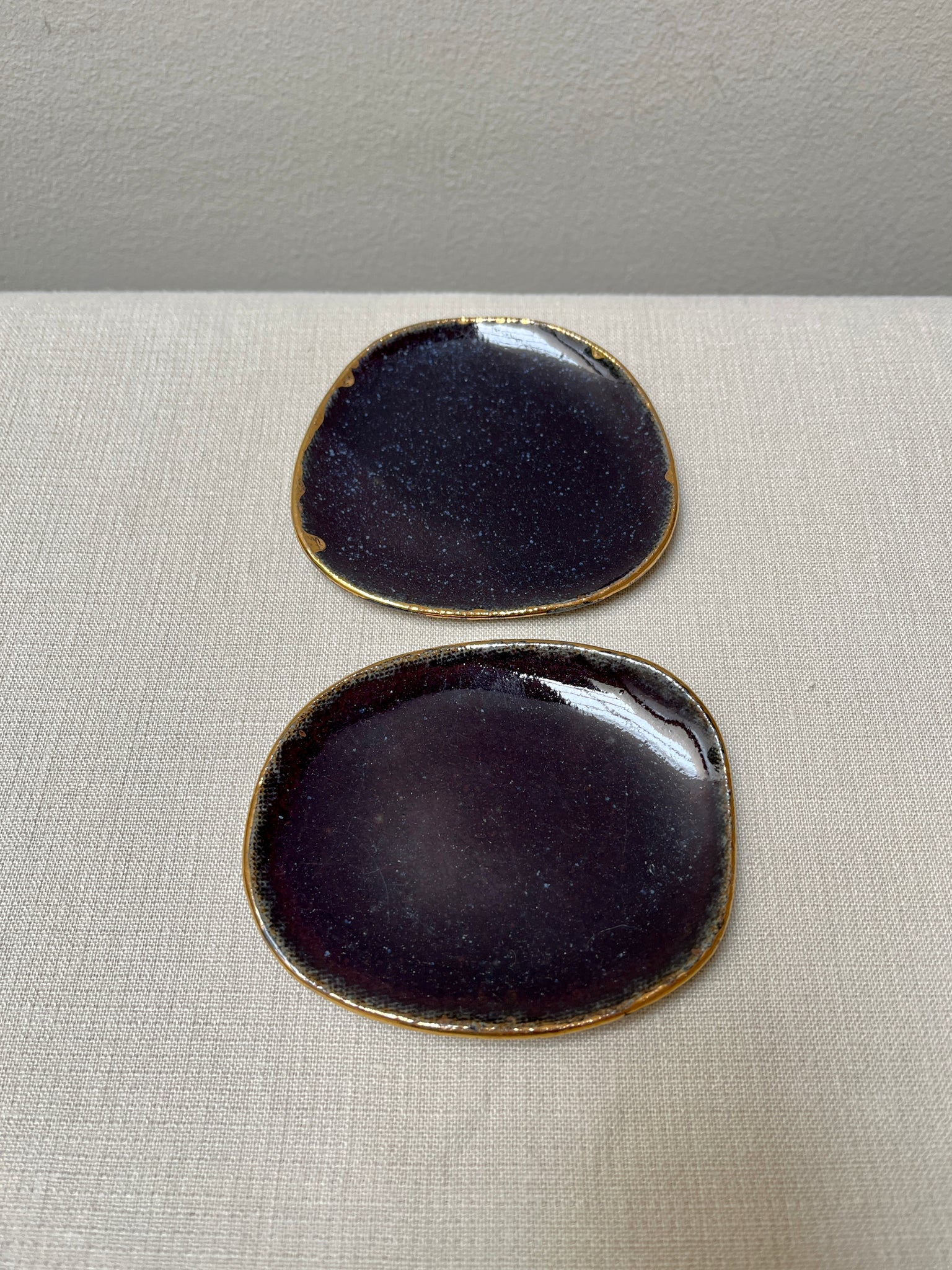 trinket dish w/gold luster - indigo